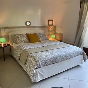 https://villa-luigi-alloggio-con-giardino-e-posto-auto.in-sardinia.net